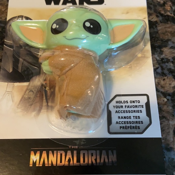 Star Wars baby Yoda Clip from the Mandalorian series 🤖 - Picture 4 of 5